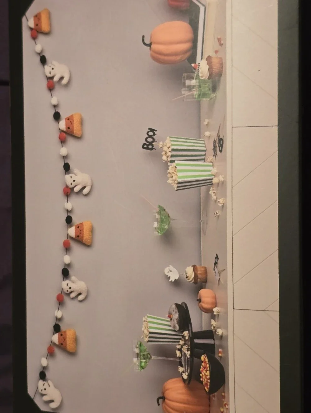 New Jack O'Lantern Lane Candy Corn & Ghosts Garland